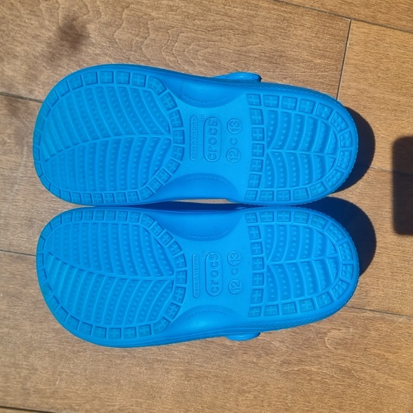 Crocs 12 / 13 Black lining kids clogs Blue Bolt - Picture 4 of 4